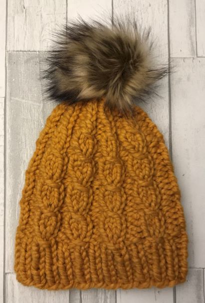 Cable knit beanie Mustard