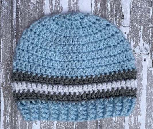 Striped beanie in baby blue